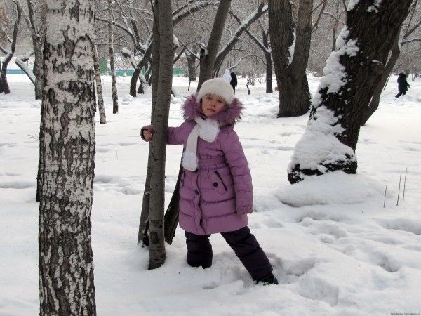зимняя вязаная шапка для девочки снегурочка
