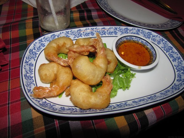 Креветки в кляре блюда из рыбы и морепродуктов в таиланде