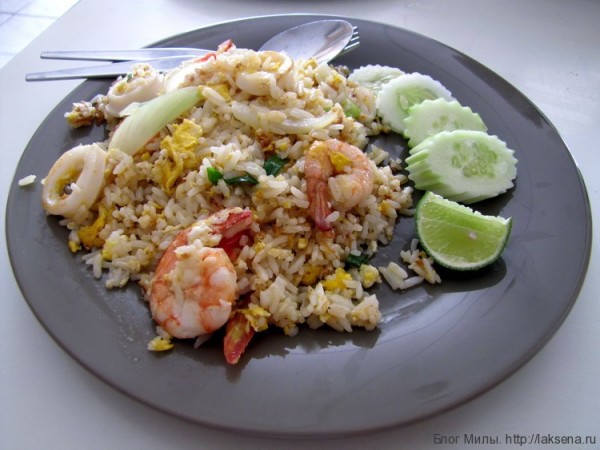 блюда из рыбы и морепродуктов в таиланде fried rice seafood