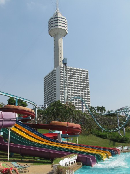 Башня отеля Pattaya Park аквапарк паттайя парк