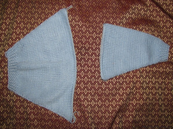 Полосатая кофта по диагонали спицами, рукава косое вязание спицами