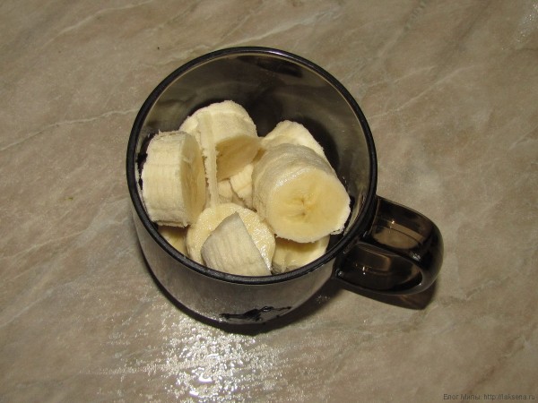 Банановый смузи с йогуртом
