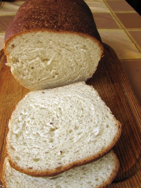 простой хлеб в духовке с бадьяном