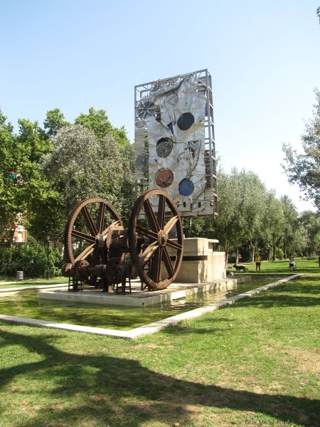 парк цитадели барселона монумент столетие всемирной выставки Antoni Clavé