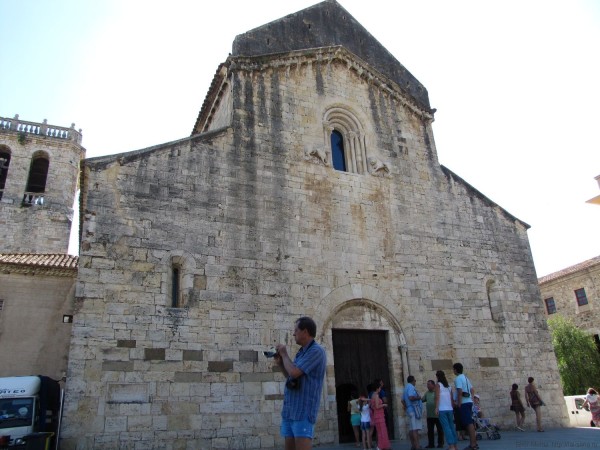 собор святого петра город бесалу испания
