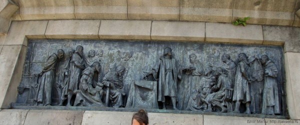 памятник Колумбу в Барселоне