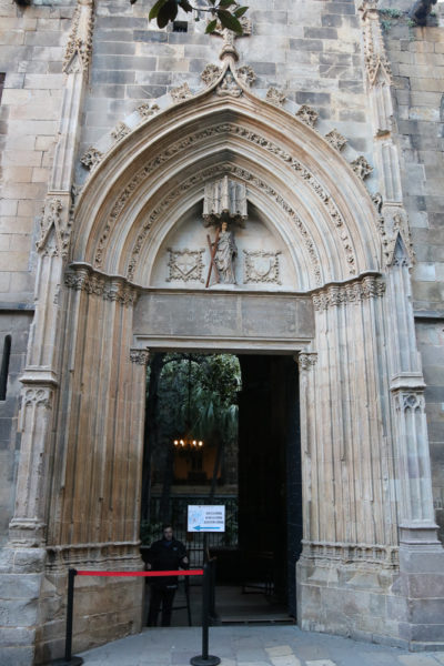 Кафедральный собор Барселоны готический квартал в барселоне