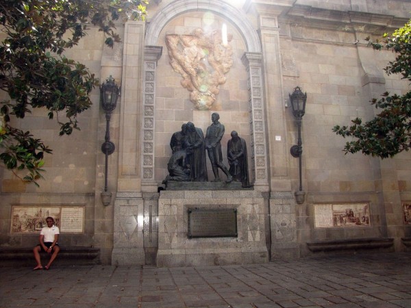 памятник героям 1809 года готический квартал в барселоне