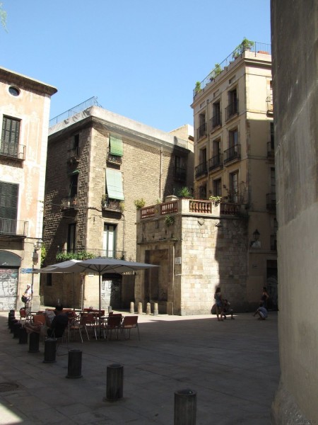 площадь Сен Жуст (placa de Sant Just) готический квартал в барселоне