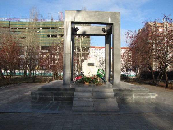 памятники новосибирска нарымский сквер памятник жертвам политических репрессий