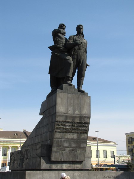 памятник воинам уральского добровольческого танкового корпуса екатеринбург фото