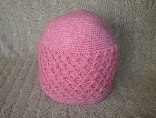 розовая шапка крючком женская с ромбами