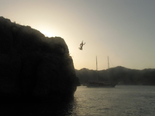 Экскурсия Эгейские острова остров зубов прыжок со скалы