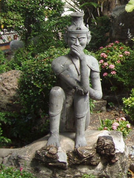 тайский массаж статуя