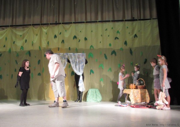 сценарий школьного спектакля "Мешок яблок" ворона Заяц и зайчата в доме зайца