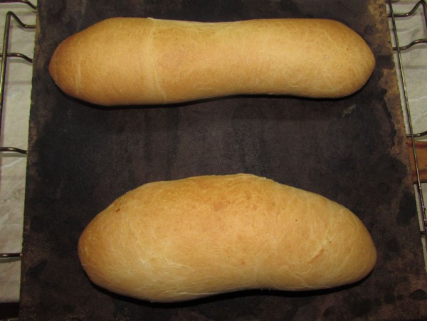 Простой хлеб на сыворотке в духовке