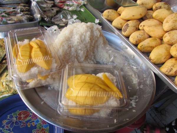 десерты тайской кухни клейкий рис с манго