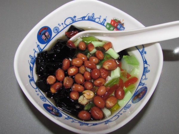  Chao kuai (grass jelly) черное травяное желе десерты тайской кухни