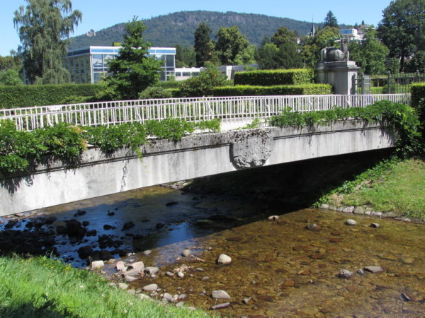 Парк роз в Баден-Баден Гённеранлаге мост Жозефины