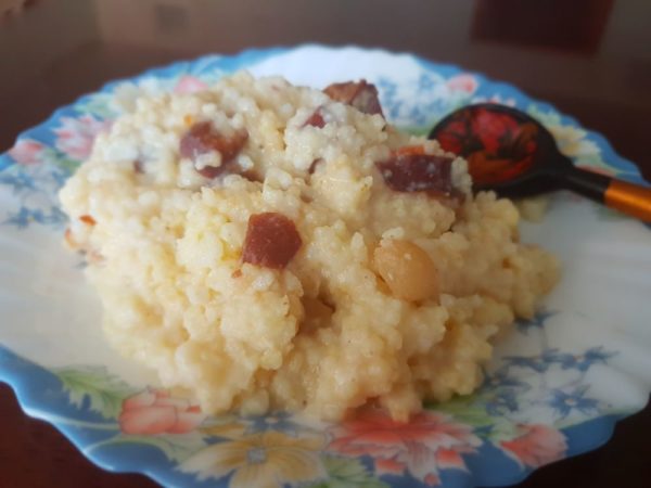Каша пшенная с сухофруктами