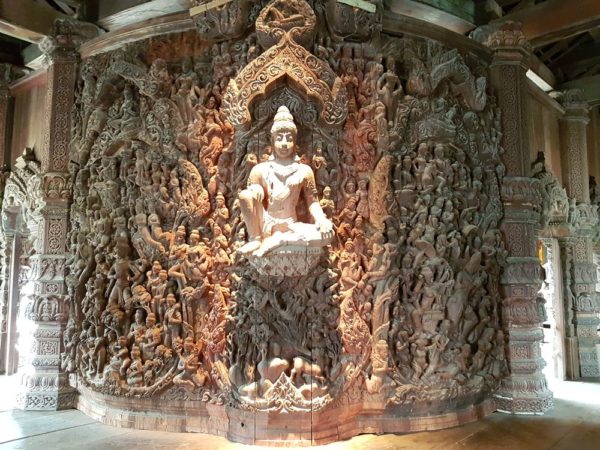 храм Истины в Паттайе (Sanctuary of Truth) индийский зал