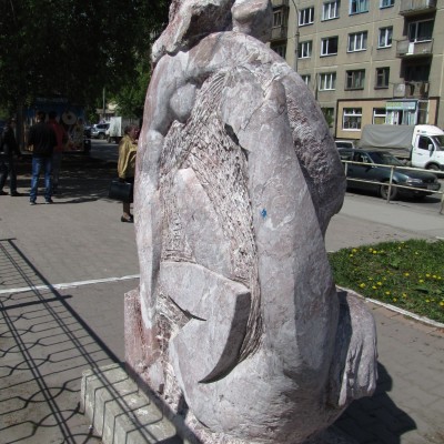 каменные скульптуры новосибирска скалолазковая