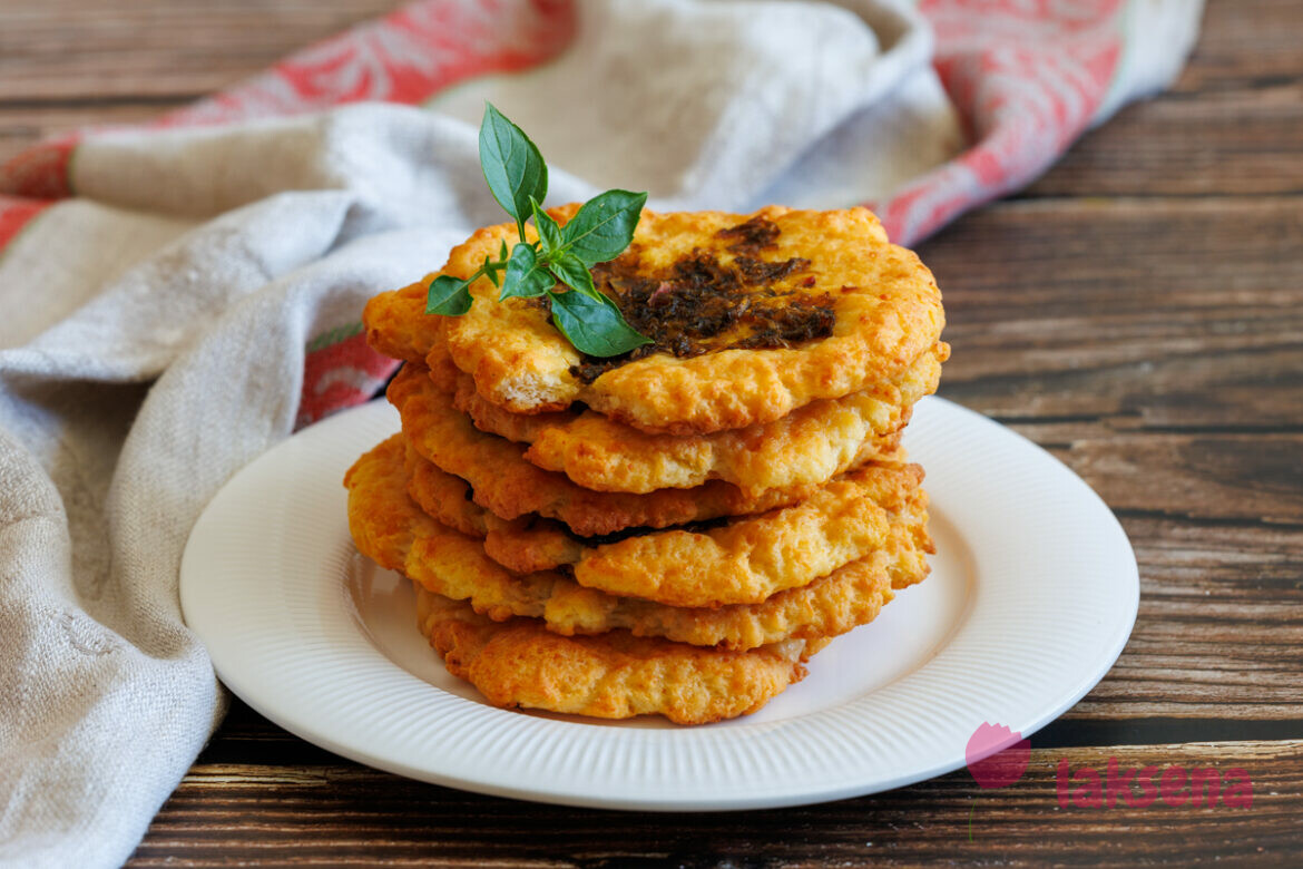 Творожно-сырные лепешки