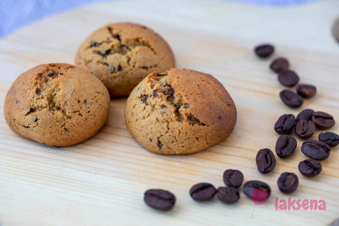 Рассыпчатое кофейное печенье на патоке