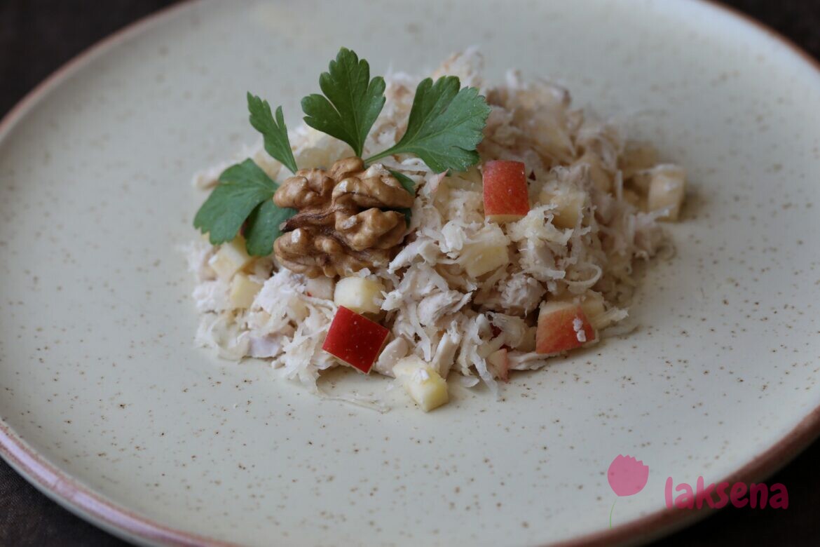 Салат из сельдерея с курицей