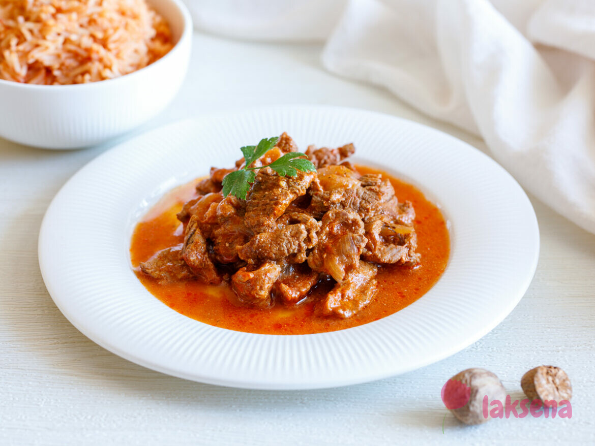 Бефстроганов с томатным соусом