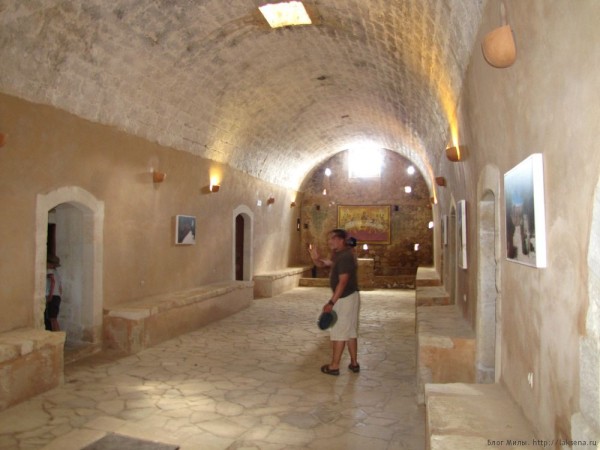 подвалы монастырь аркади
