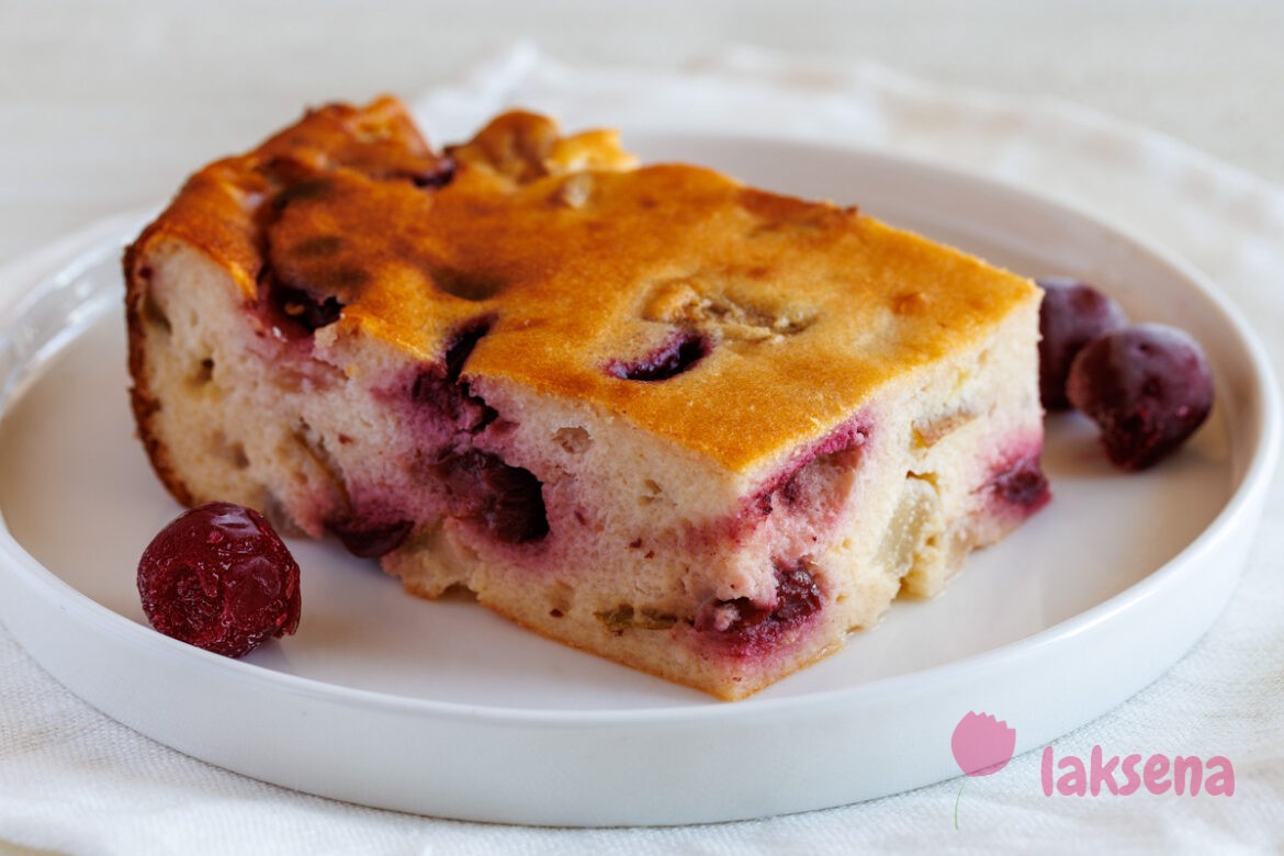 Творожная запеканка с грушами и клюквой