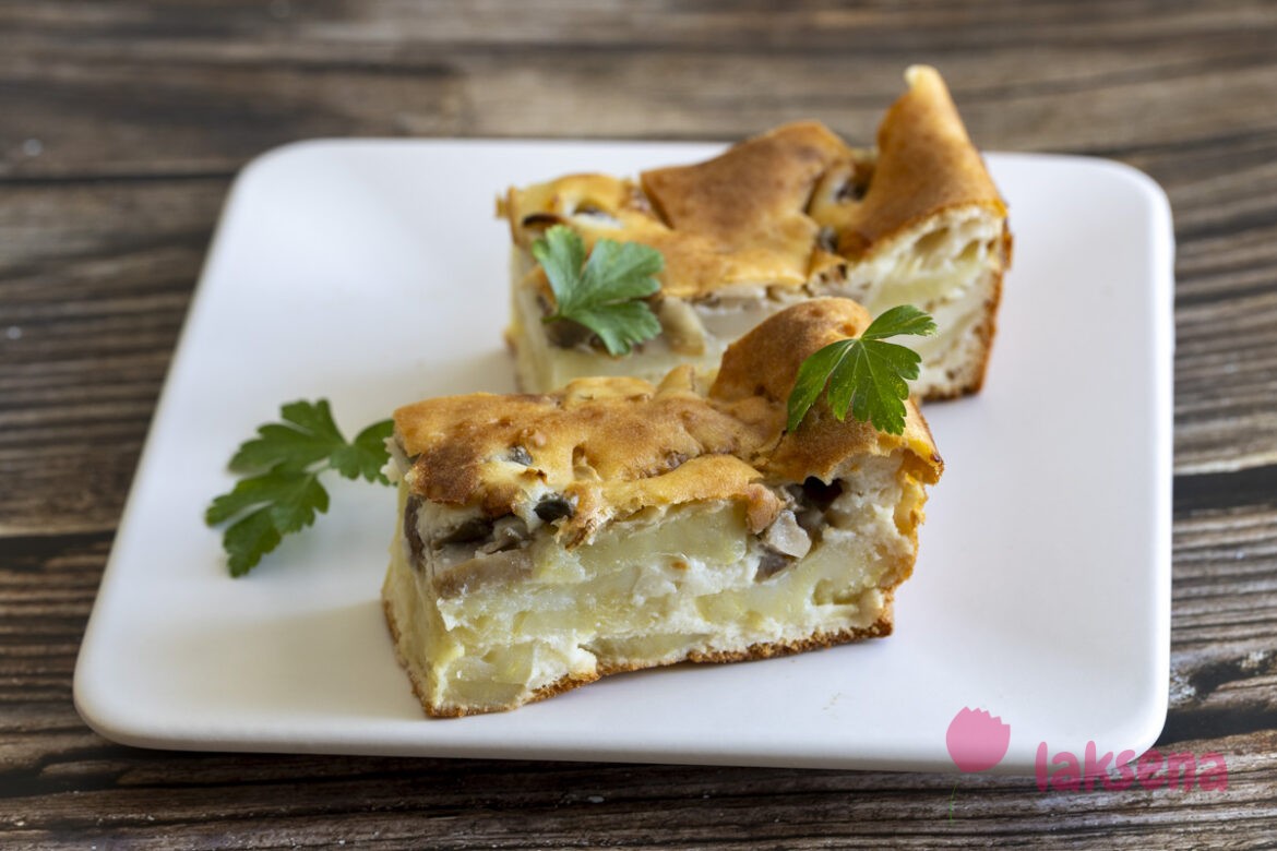 Пирог с маринованными грибами