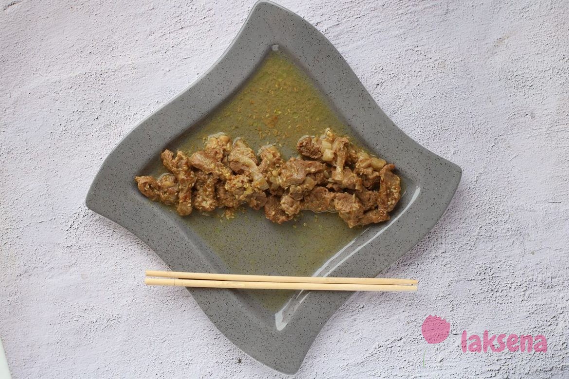 Говядина тушеная в кокосовом молоке