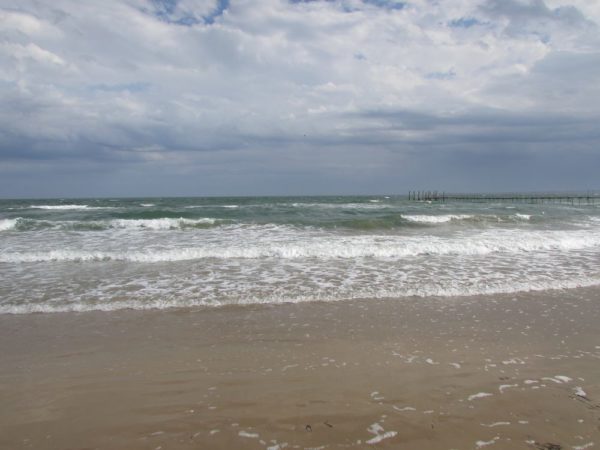 Пляж Лидо ди Езоло волнение на море