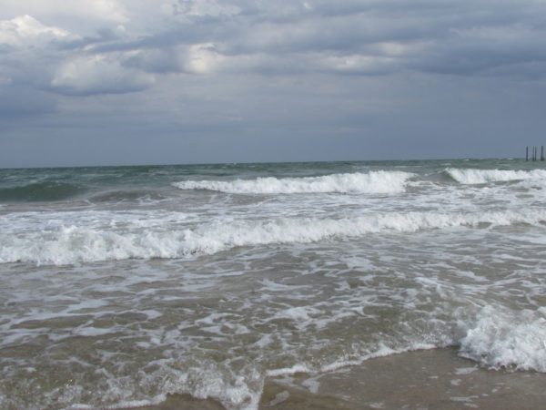 Пляж Лидо ди Езоло волнение на море волны