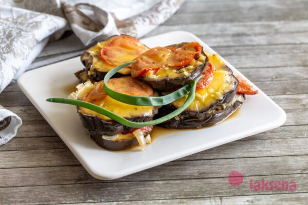 Баклажаны с помидорами и сыром в скороварке Sinbo 5033