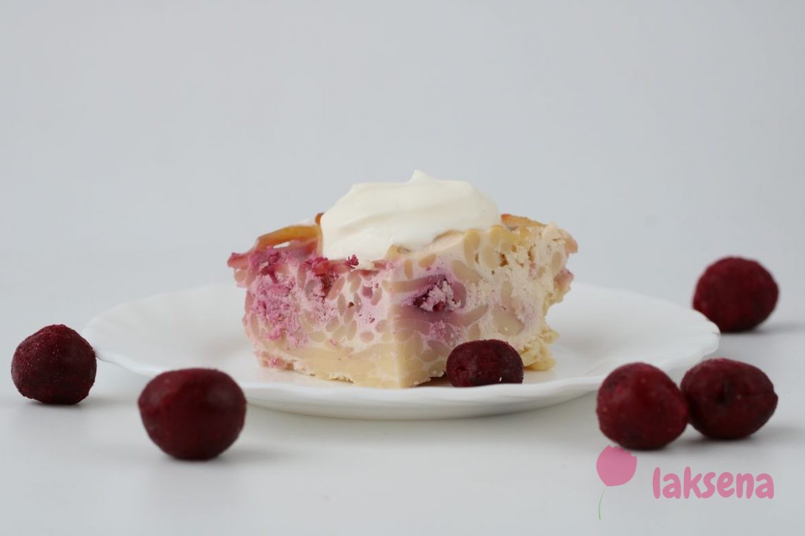 Запеканка из лапши с творогом с яблоками