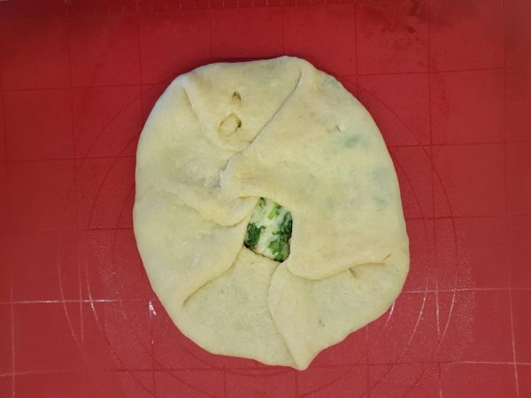 Пирог с черемшой и картофелем