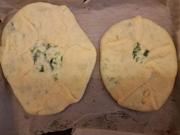 Пирог с черемшой и картофелем
