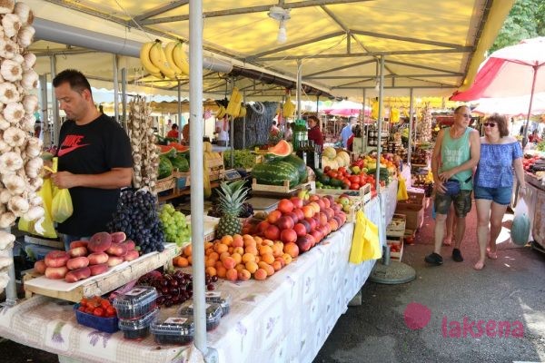 фруктово овощной рынок трогир