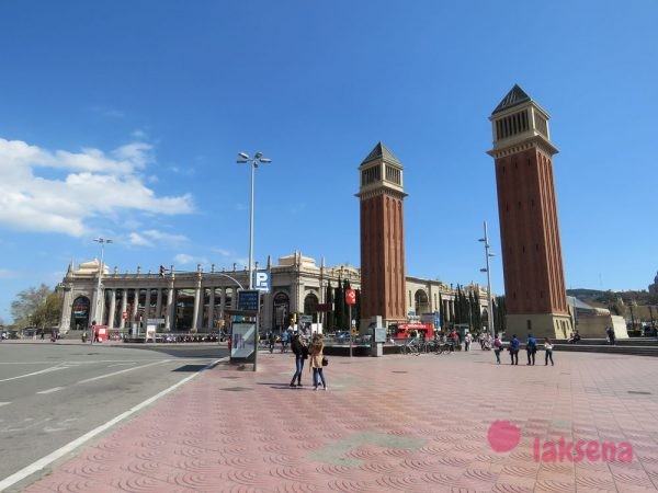 Испанская площадь в Барселоне