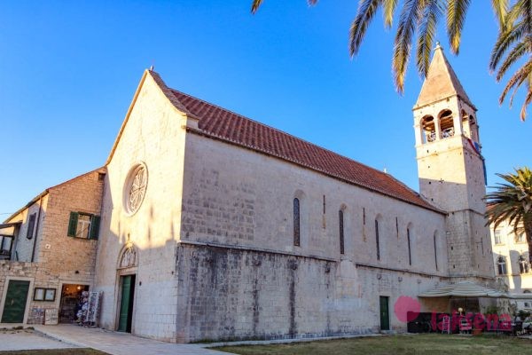 Монастырь и церковь доминиканцев в Трогире