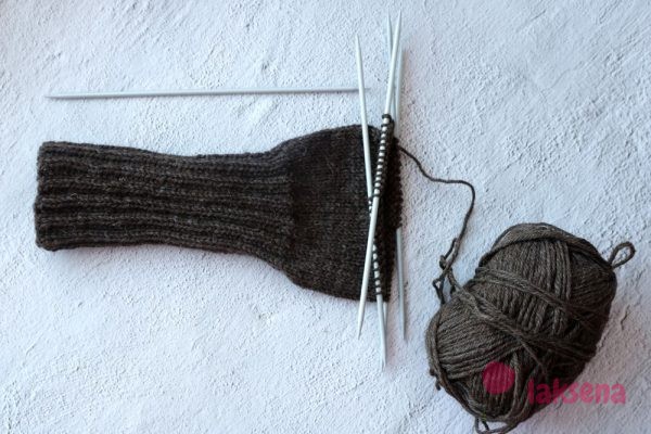 Вязание носков на пяти спицах