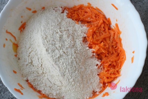 Морковные маффины пряные