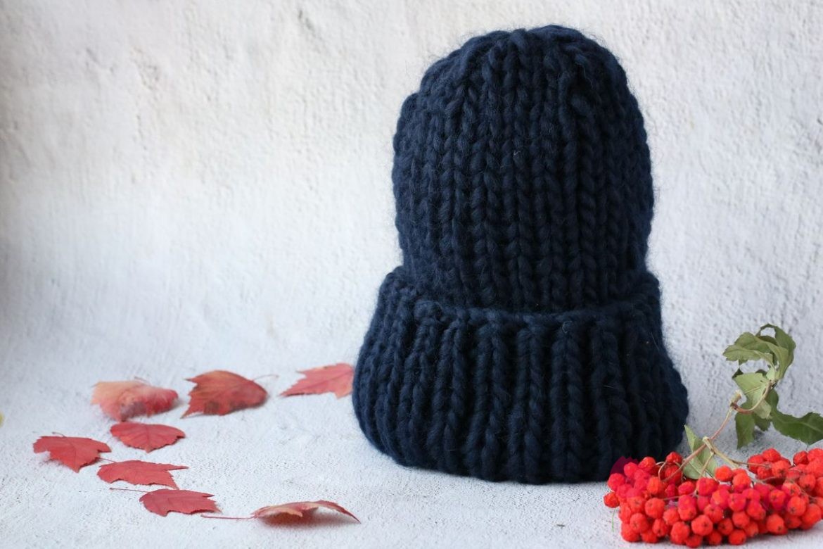 Шапка из толстой пряжи резинкой, перуанская шерсть