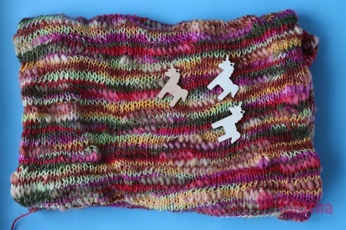 Простой снуд спицами в два оборота