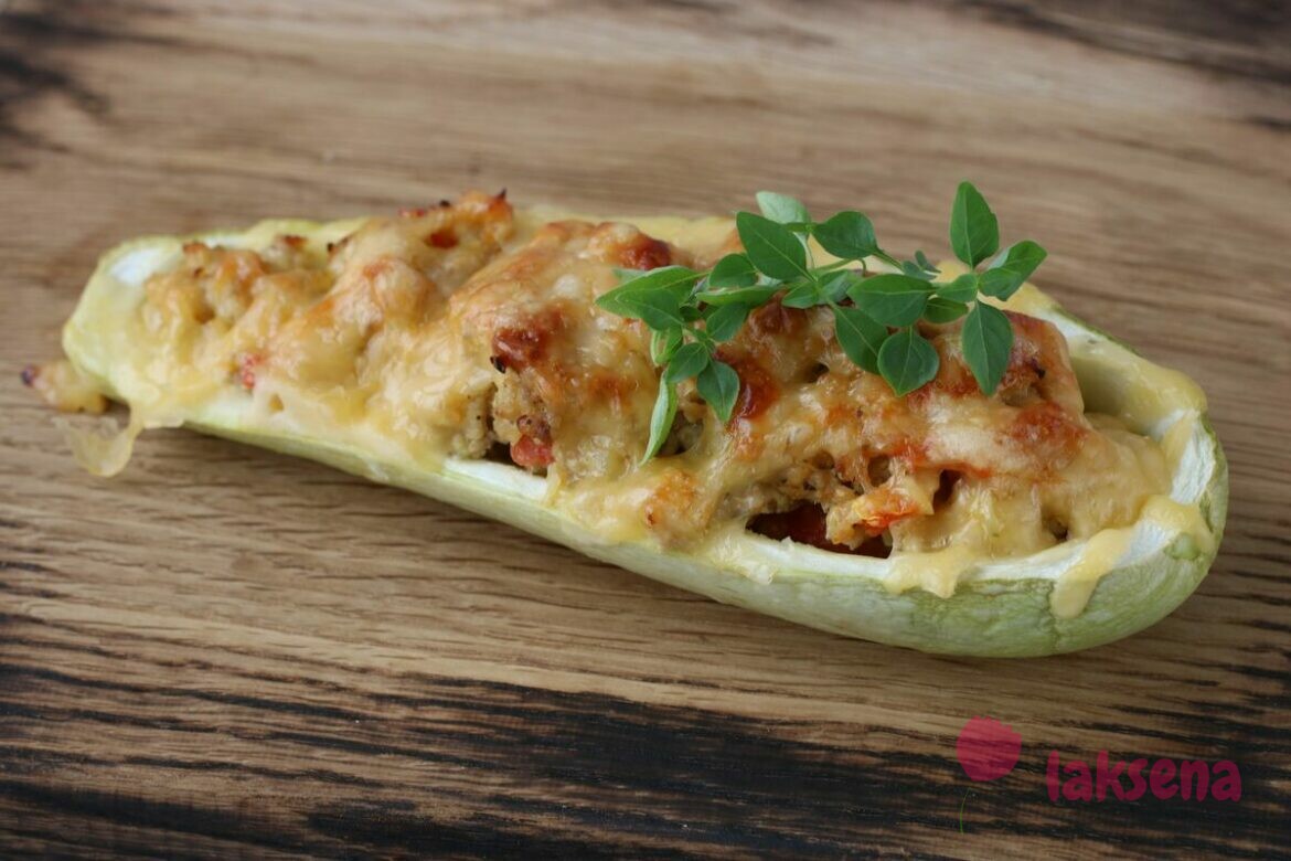 Лодочки из кабачков в духовке с фаршем
