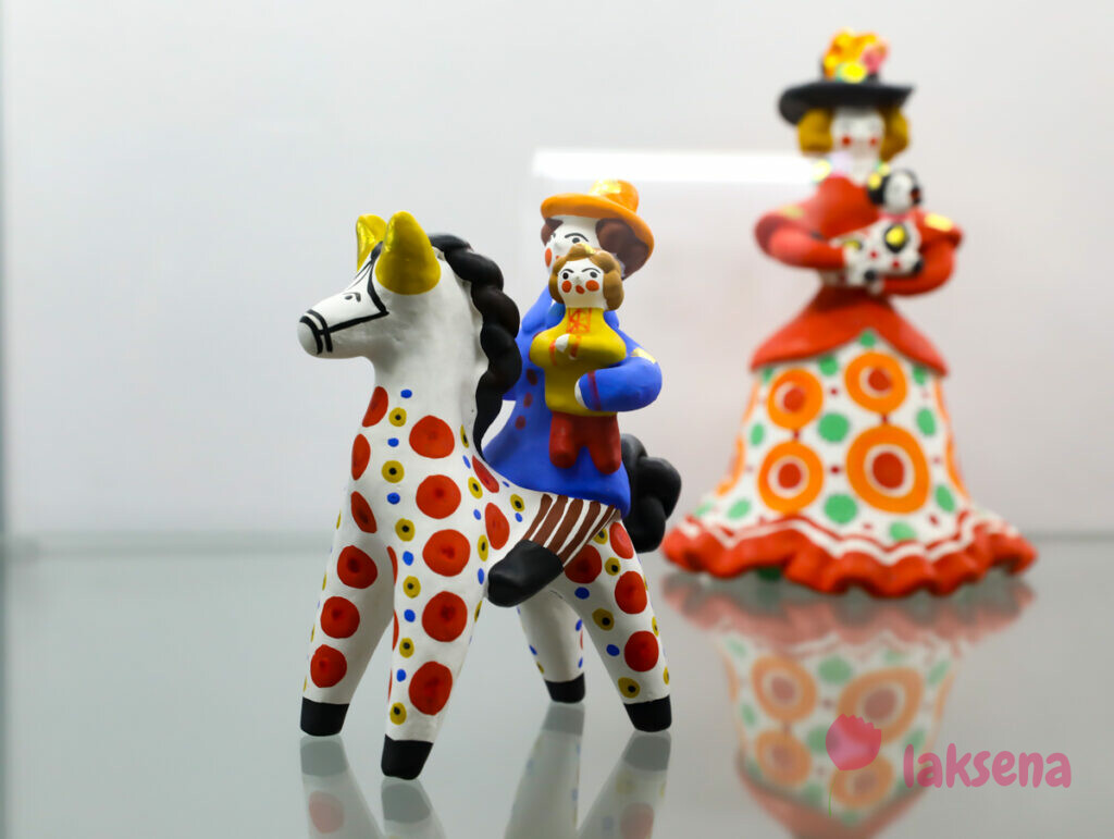 Народные промыслы России новосибирский художественный музей картинная галерея дымковская игрушка