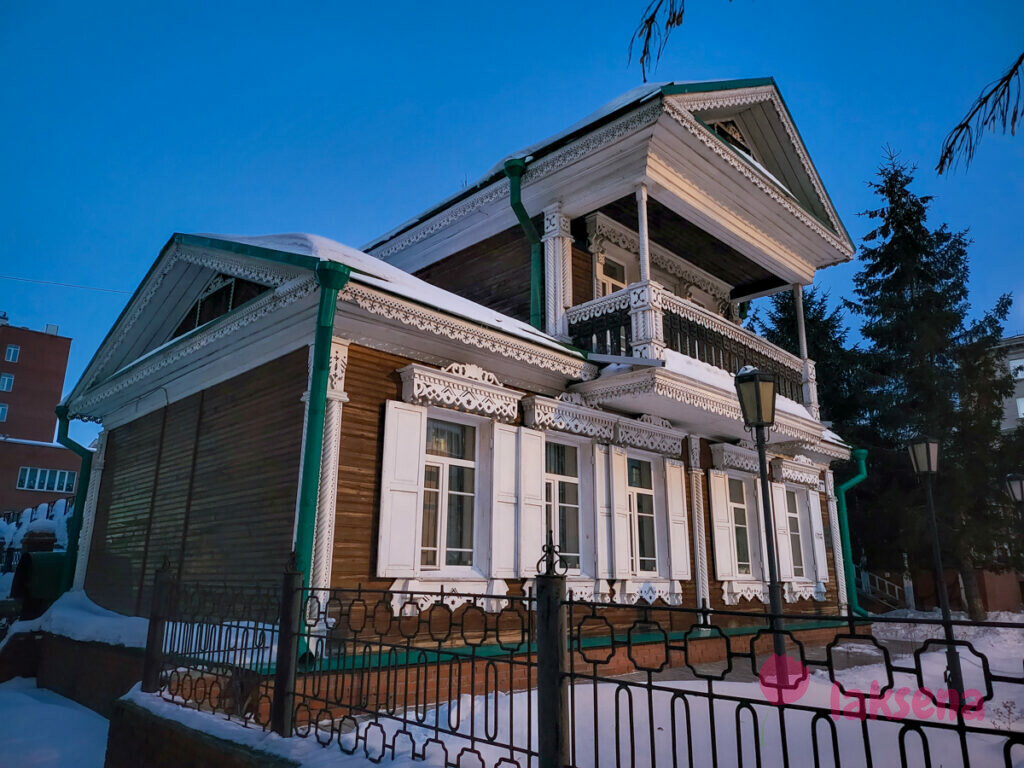 Дом по улице Чаплыгина 25 деревянное зодчество новосибирск